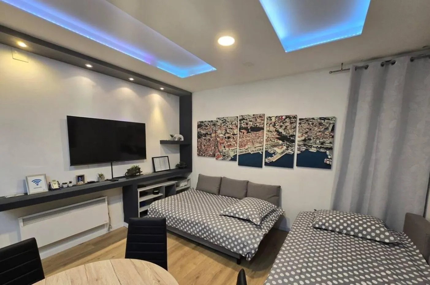 Diamond - 500 M From The Centar Apartment Split